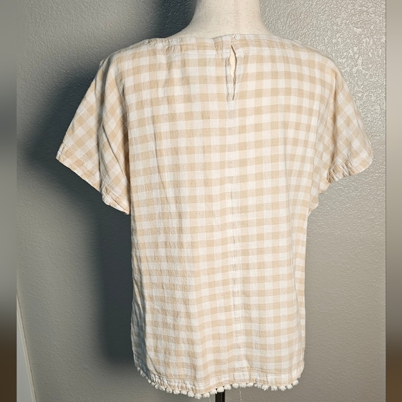 Liz Gingham Check, Linen Blend Women's Short Sleeve top in Beige and White - Picture 4 of 7